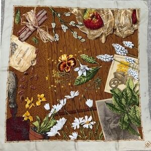 VTG Silk Fall Scarf Garden Theme‎ Floral Print Square Womens Hand Rolled Luxury